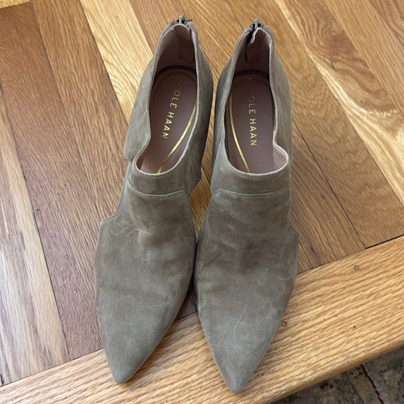 Cole Haan Elegant Tan Women's Heels Size 10 - Picture 4 of 7